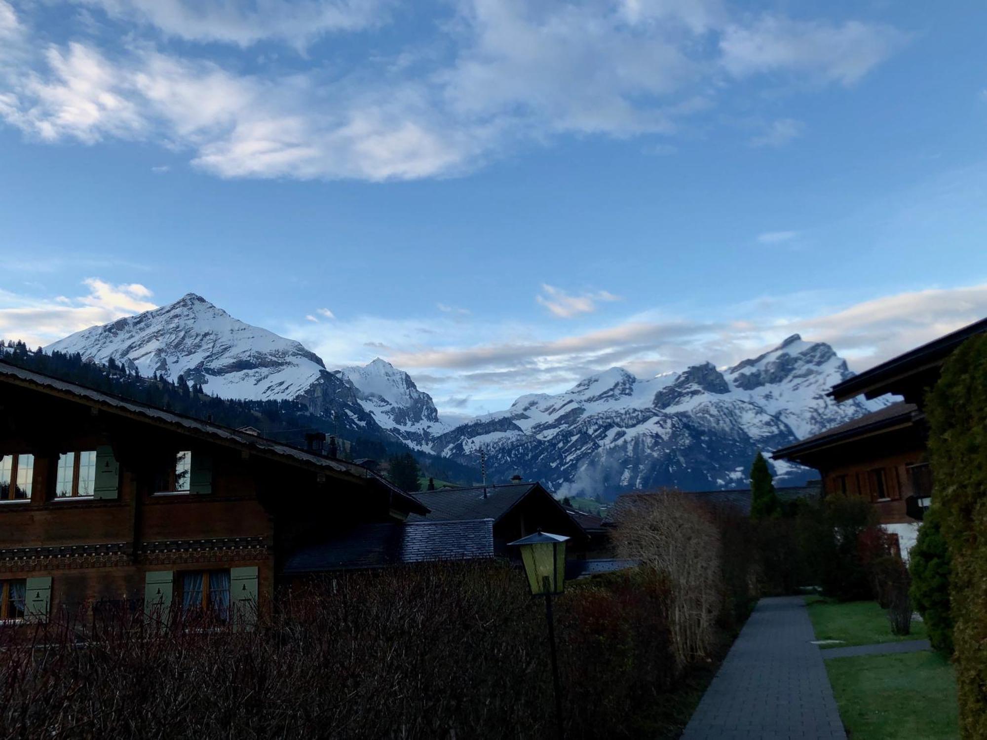 Beautiful Apartment With Stunning View Gsteig Exterior photo