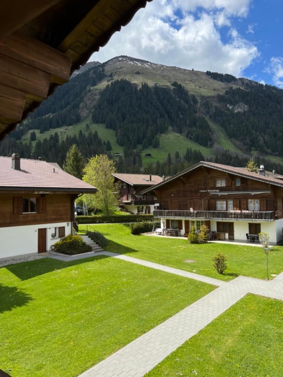 Beautiful Apartment With Stunning View Gsteig Exterior photo