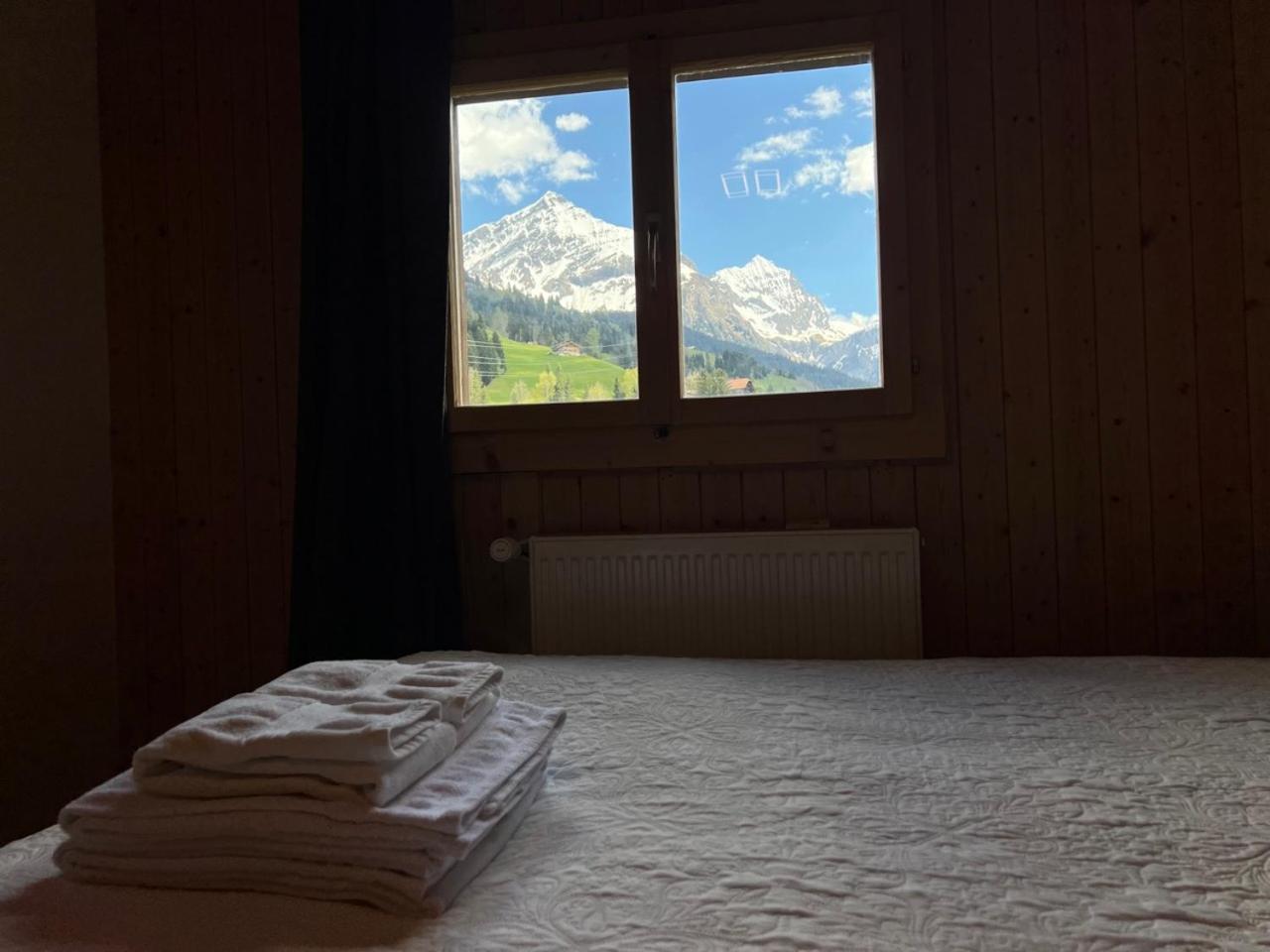 Beautiful Apartment With Stunning View Gsteig Exterior photo